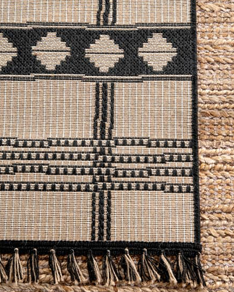 MASERU AREA RUG (5.3 x 7.7 feet)