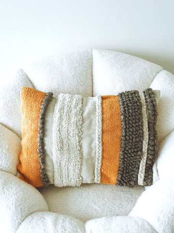 BINDI LUMBAR PILLOW