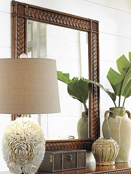 CONCHA SEASHELL LAMP