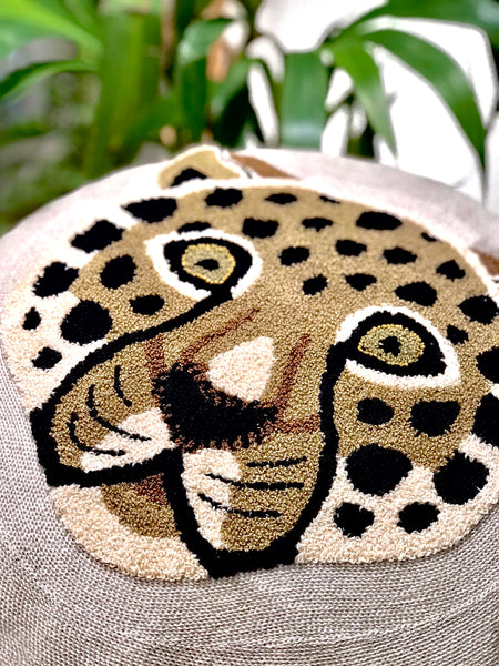 KENYA ROUND ANIMAL PILLOW